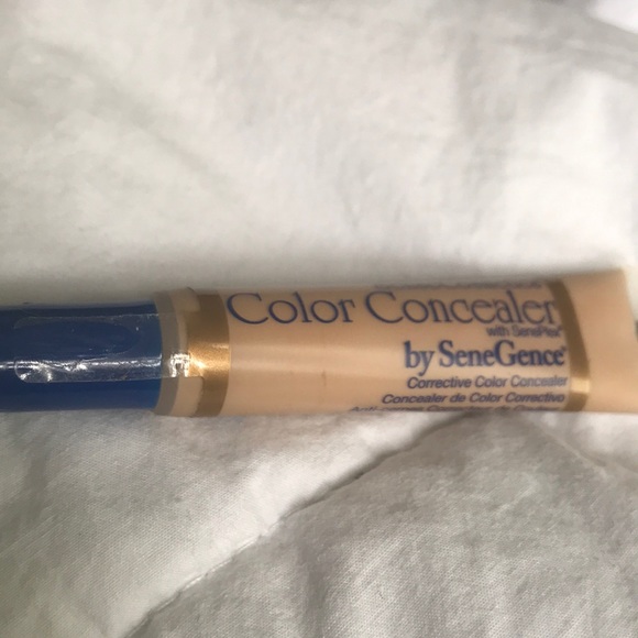 SeneGence Other - Light Color Concealer by Senegence💕
